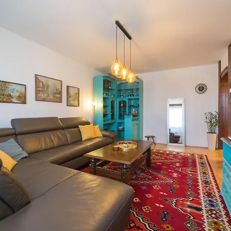 Petrovic Apartment *