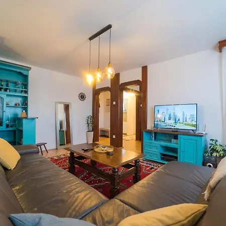 Petrovic Apartment *